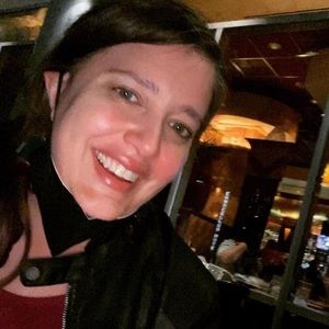 Meet your Posher, Jillian